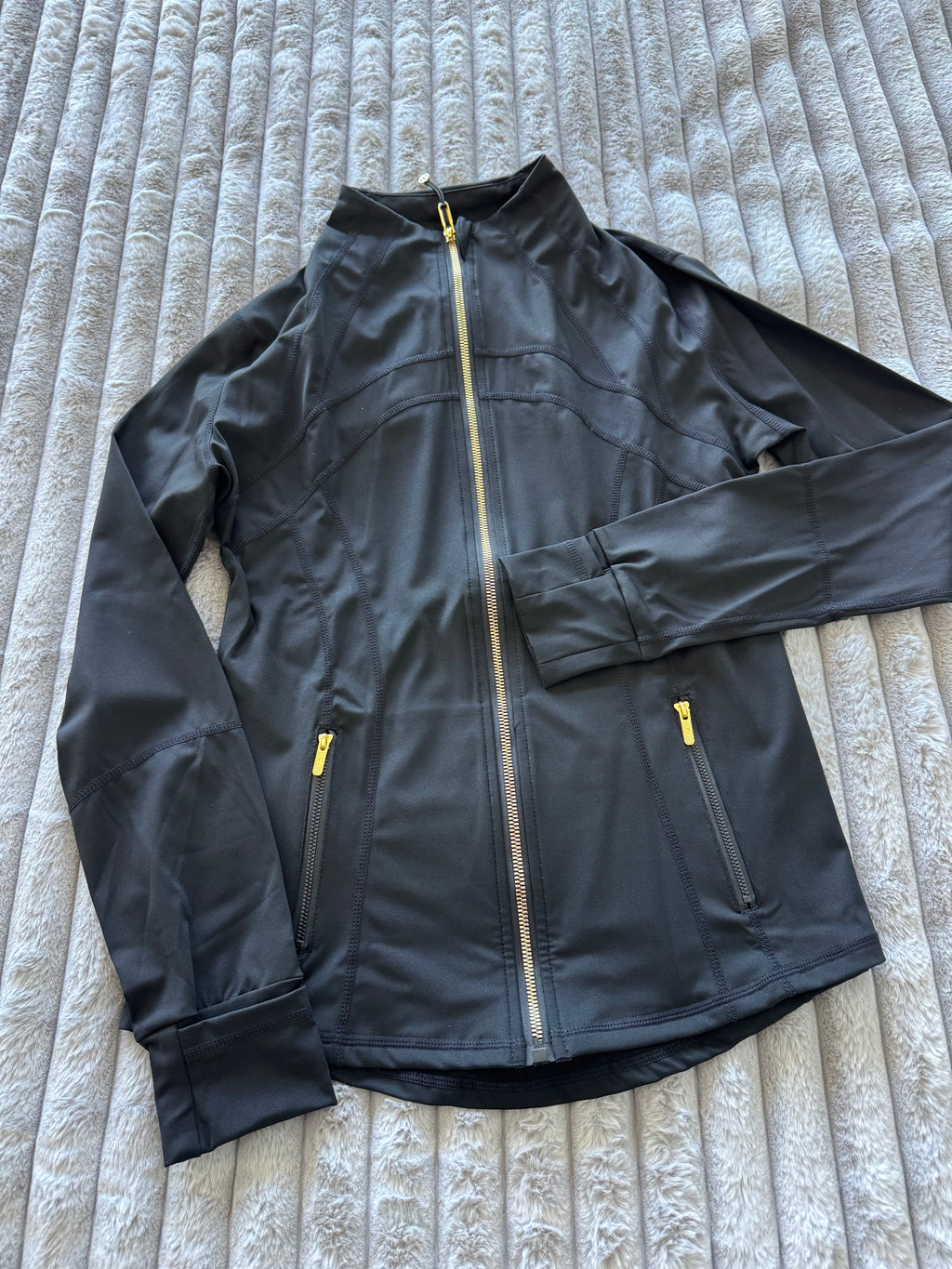 BLACK I NWT  🏷️ I  LuLuLemon Athletica Define Women’s 2-Piece Set