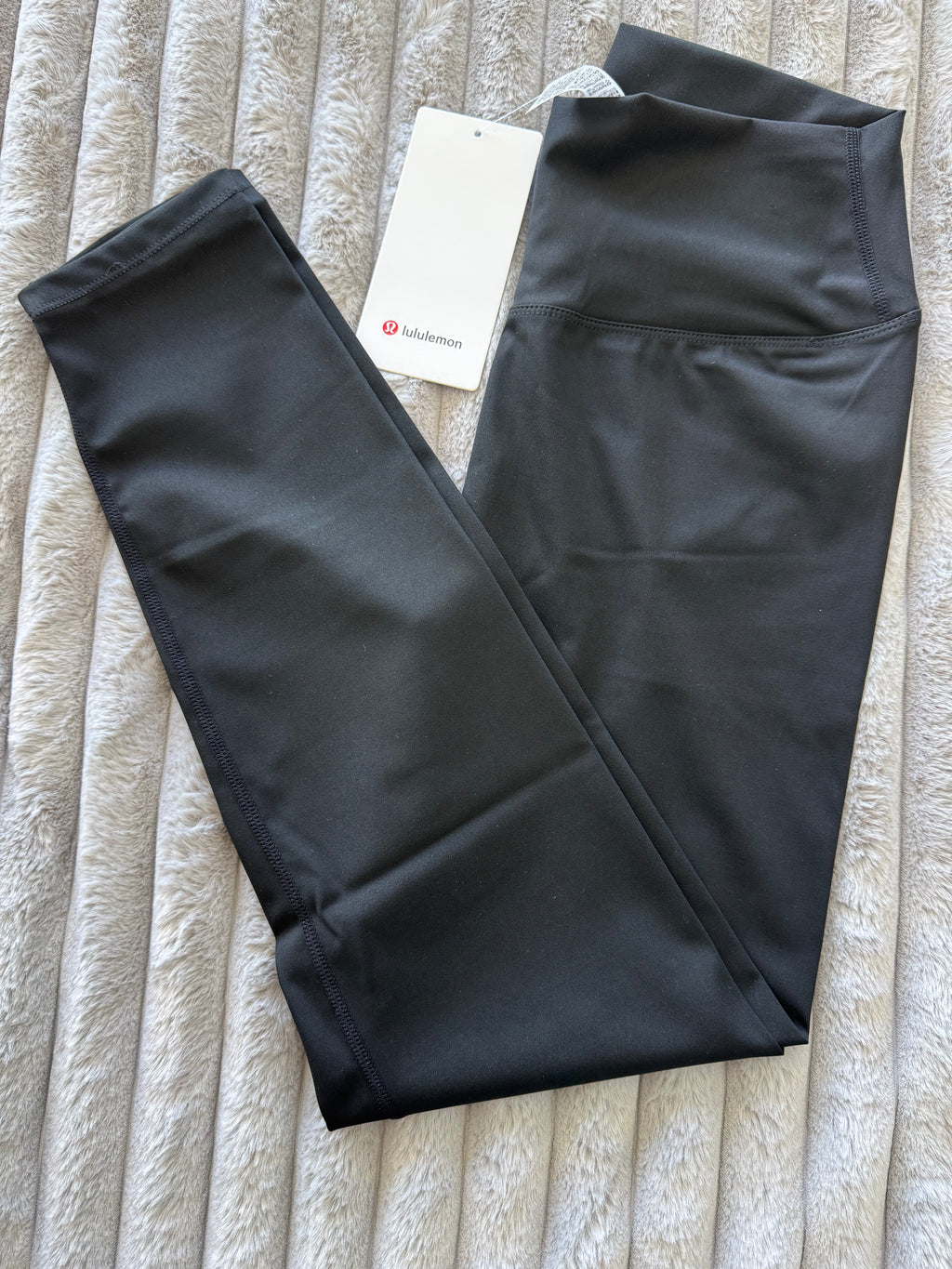 BLACK I NWT  🏷️ I  LuLuLemon Athletica Define Women’s 2-Piece Set