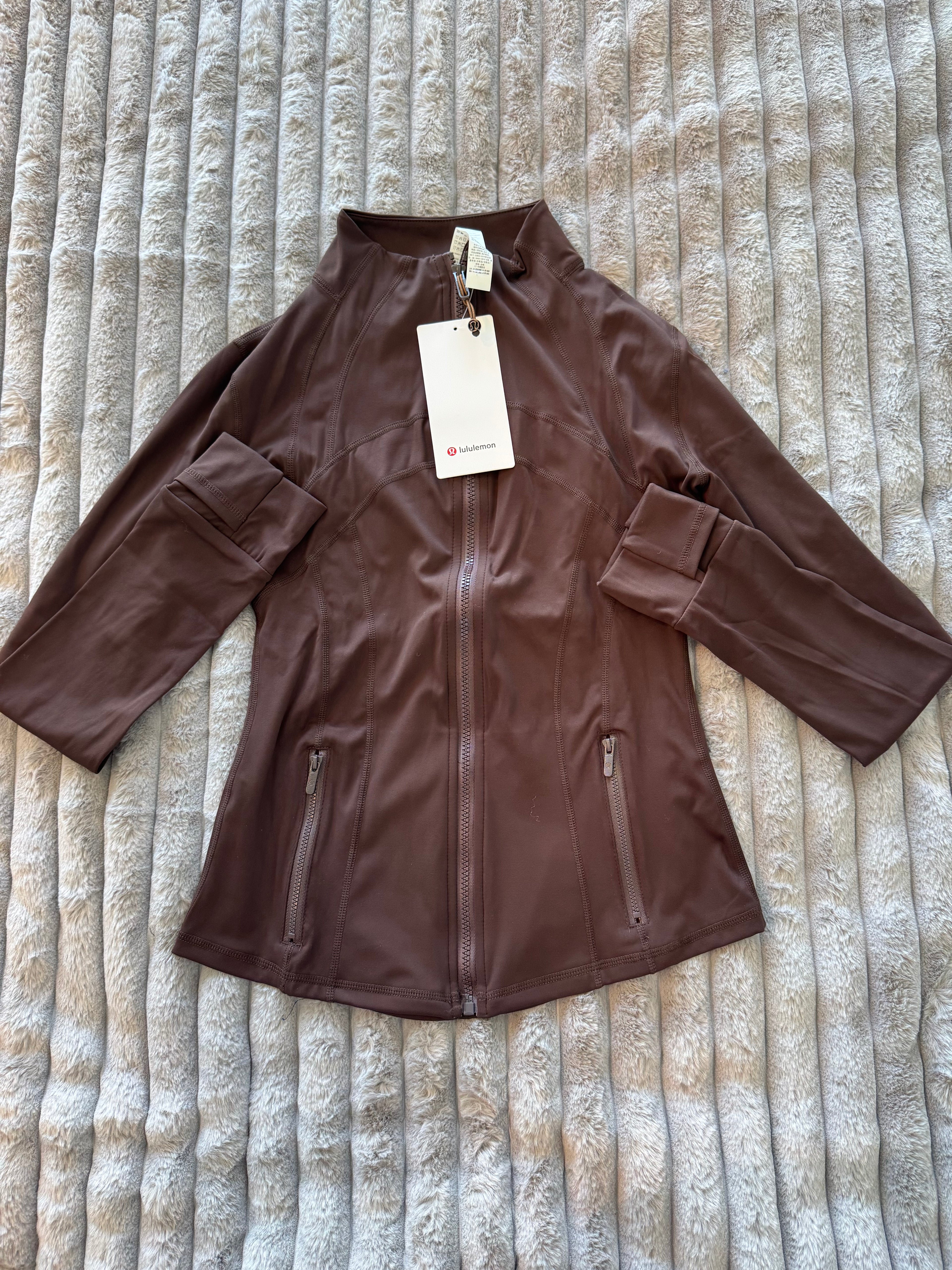 Brown I NWT  🏷️ I  LuLuLemon Athletica Define Women’s 2-Piece Set