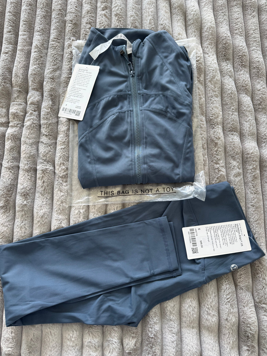 Iron Blue I NWT  🏷️ I  LuLuLemon Athletica Define Women’s 2-Piece Set