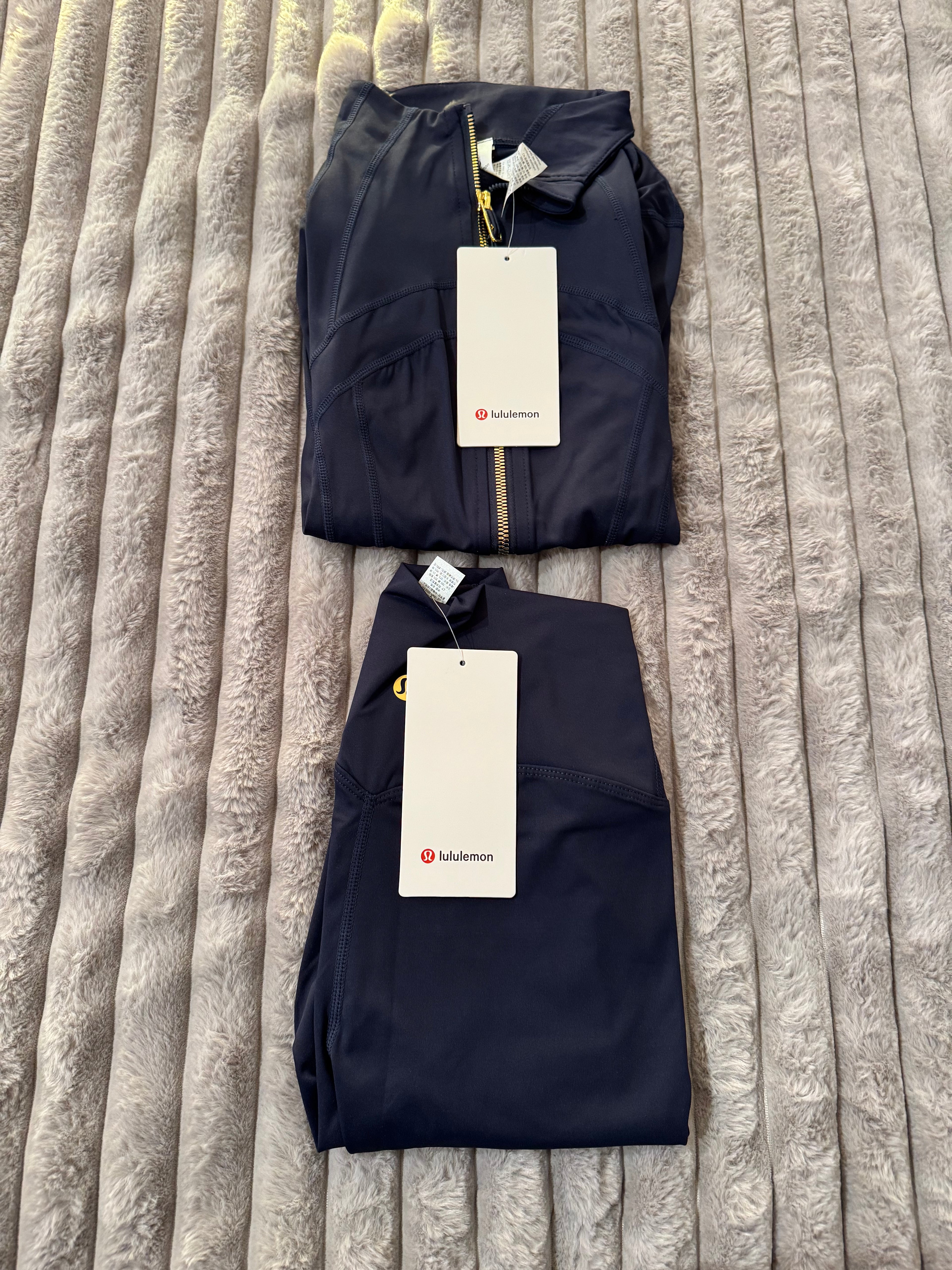 Navy Blue I NWT  🏷️ I  LuLuLemon Athletica Define Women’s 2-Piece Set