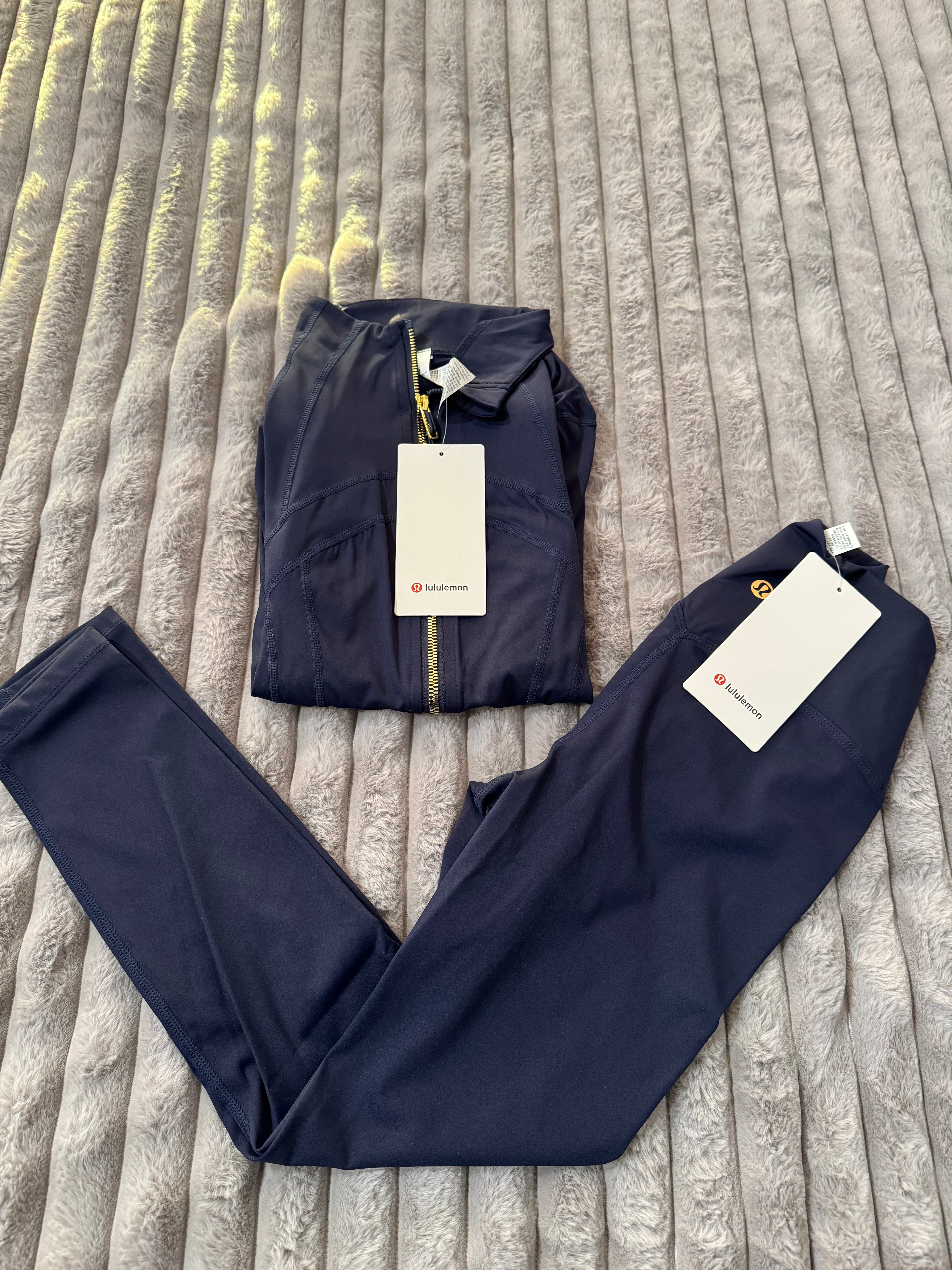 Navy Blue I NWT  🏷️ I  LuLuLemon Athletica Define Women’s 2-Piece Set