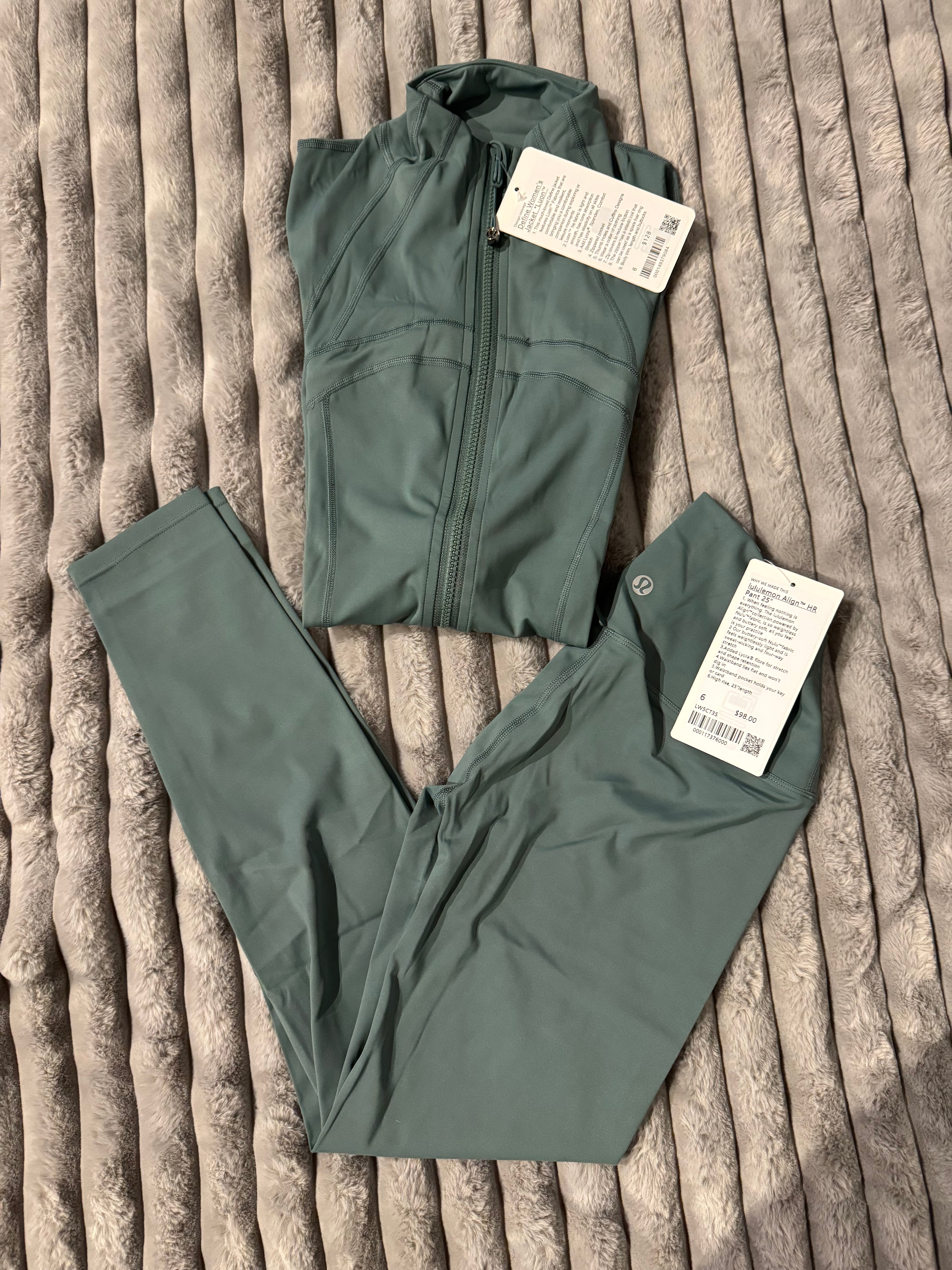 Moss Green I NWT  🏷️ I  LuLuLemon Athletica Define Women’s 2-Piece Set