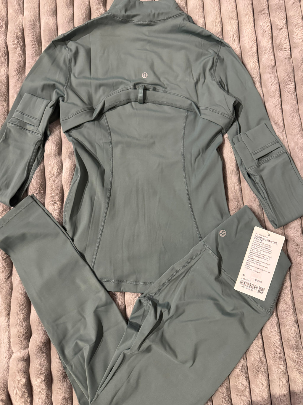 Moss Green I NWT  🏷️ I  LuLuLemon Athletica Define Women’s 2-Piece Set