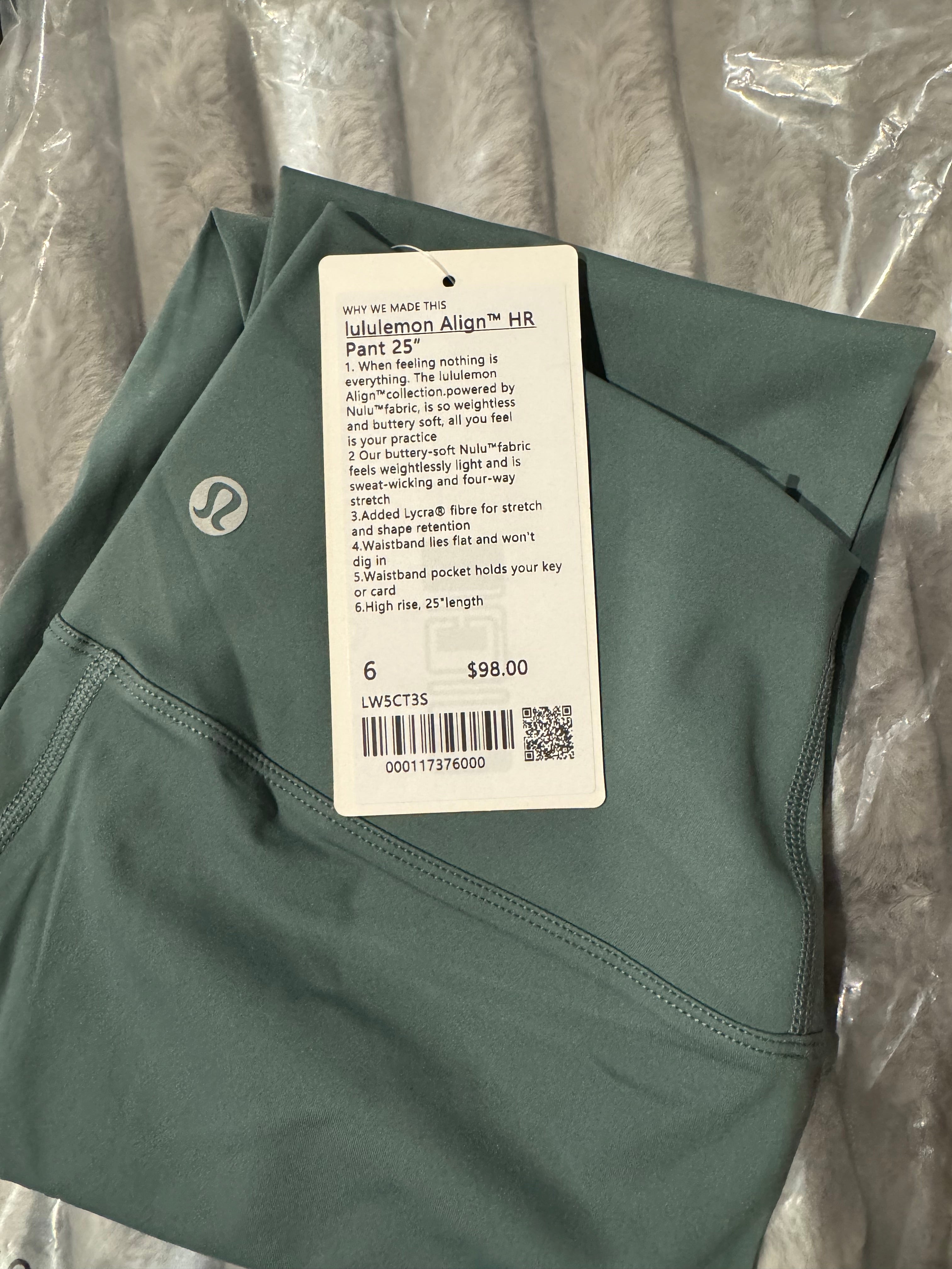 Moss Green I NWT  🏷️ I  LuLuLemon Athletica Define Women’s 2-Piece Set