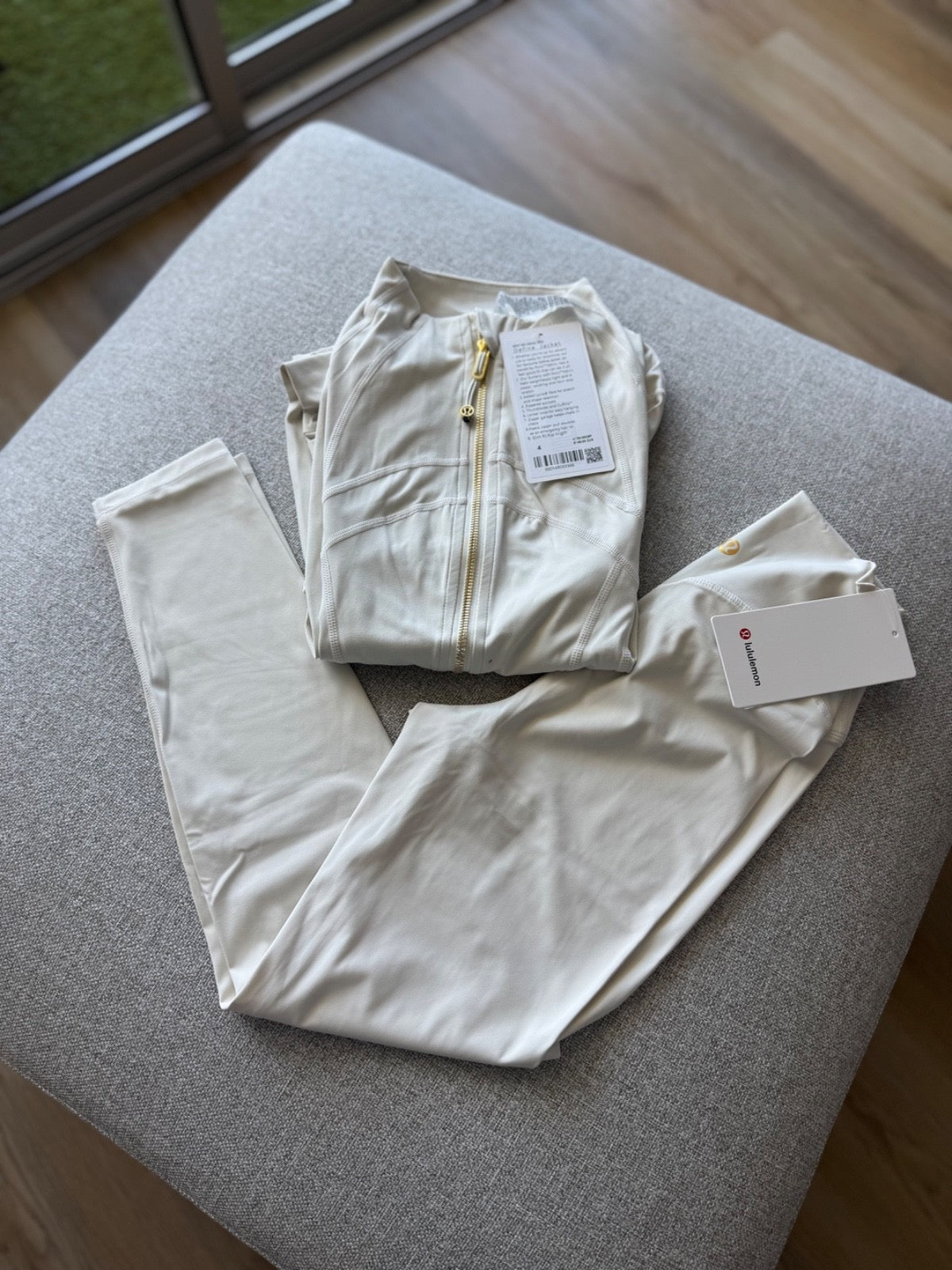 IVORY I NWT  🏷️ I  LuLuLemon Athletica Define Women’s 2-Piece Set