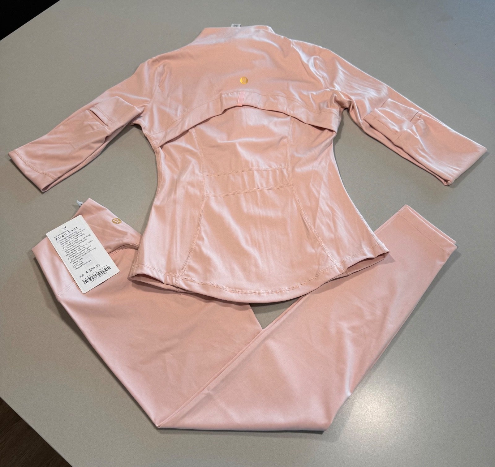 PINK I NWT  🏷️ I  LuLuLemon Athletica Define Women’s 2-Piece Set