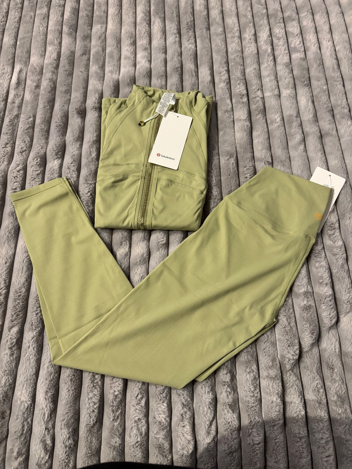 Mint Green I NWT  🏷️ I  LuLuLemon Athletica Define Women’s 2-Piece Set