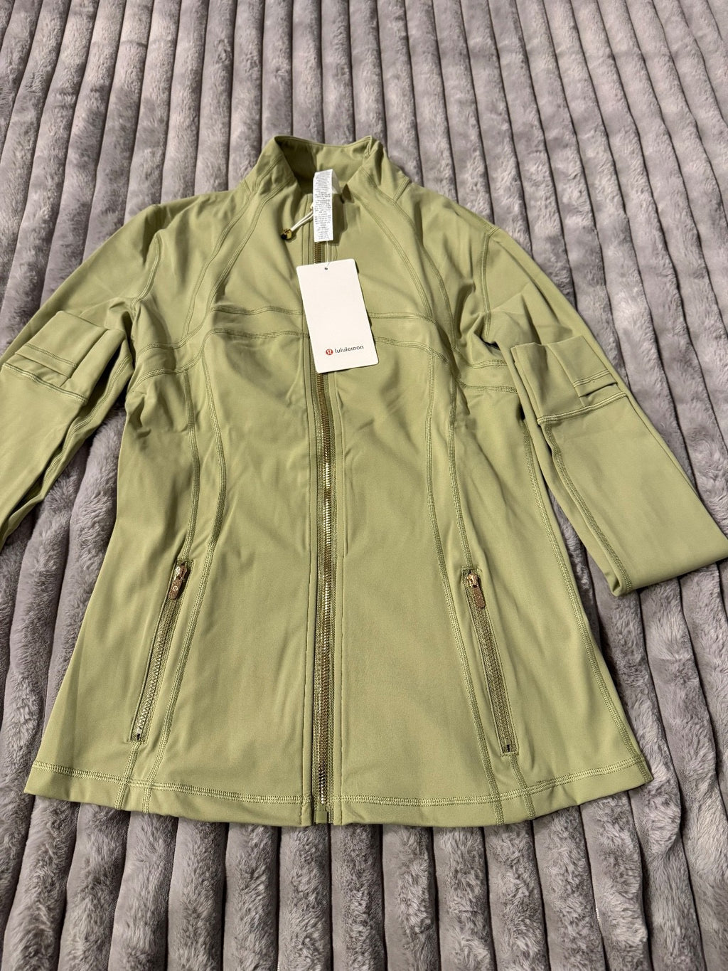 Mint Green I NWT  🏷️ I  LuLuLemon Athletica Define Women’s 2-Piece Set