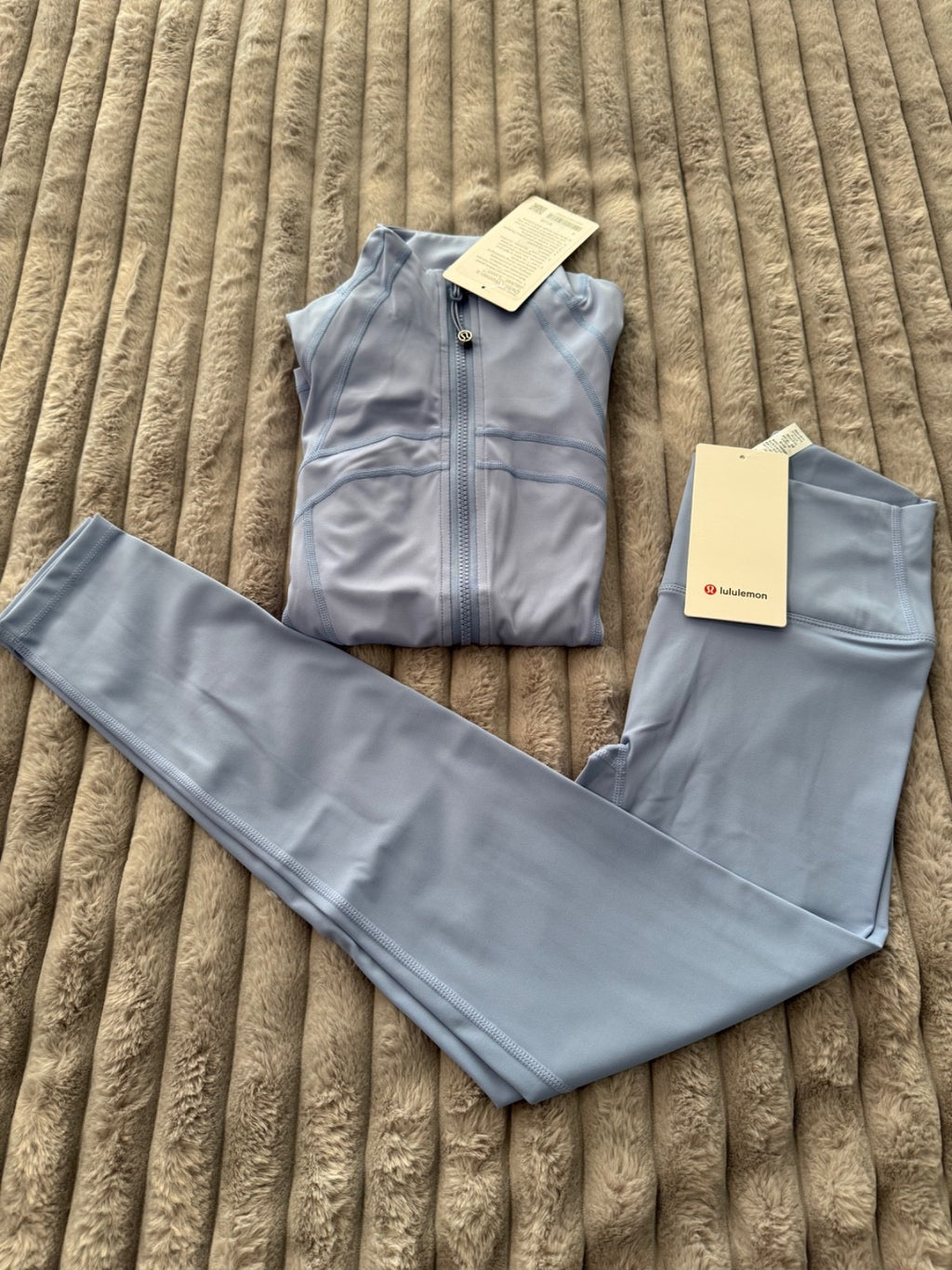 SKY BLUE  I NWT  🏷️ I  LuLuLemon Athletica Define Women’s 2-Piece Set