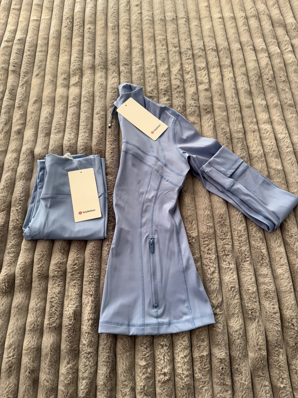 SKY BLUE  I NWT  🏷️ I  LuLuLemon Athletica Define Women’s 2-Piece Set