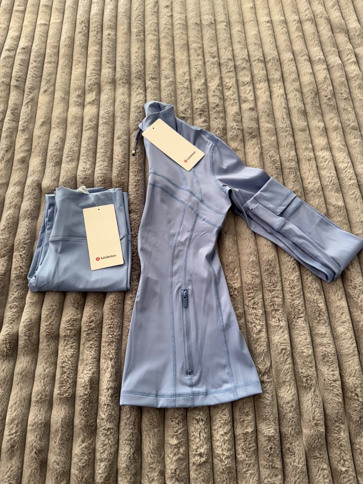 SKY BLUE  I NWT  🏷️ I  LuLuLemon Athletica Define Women’s 2-Piece Set