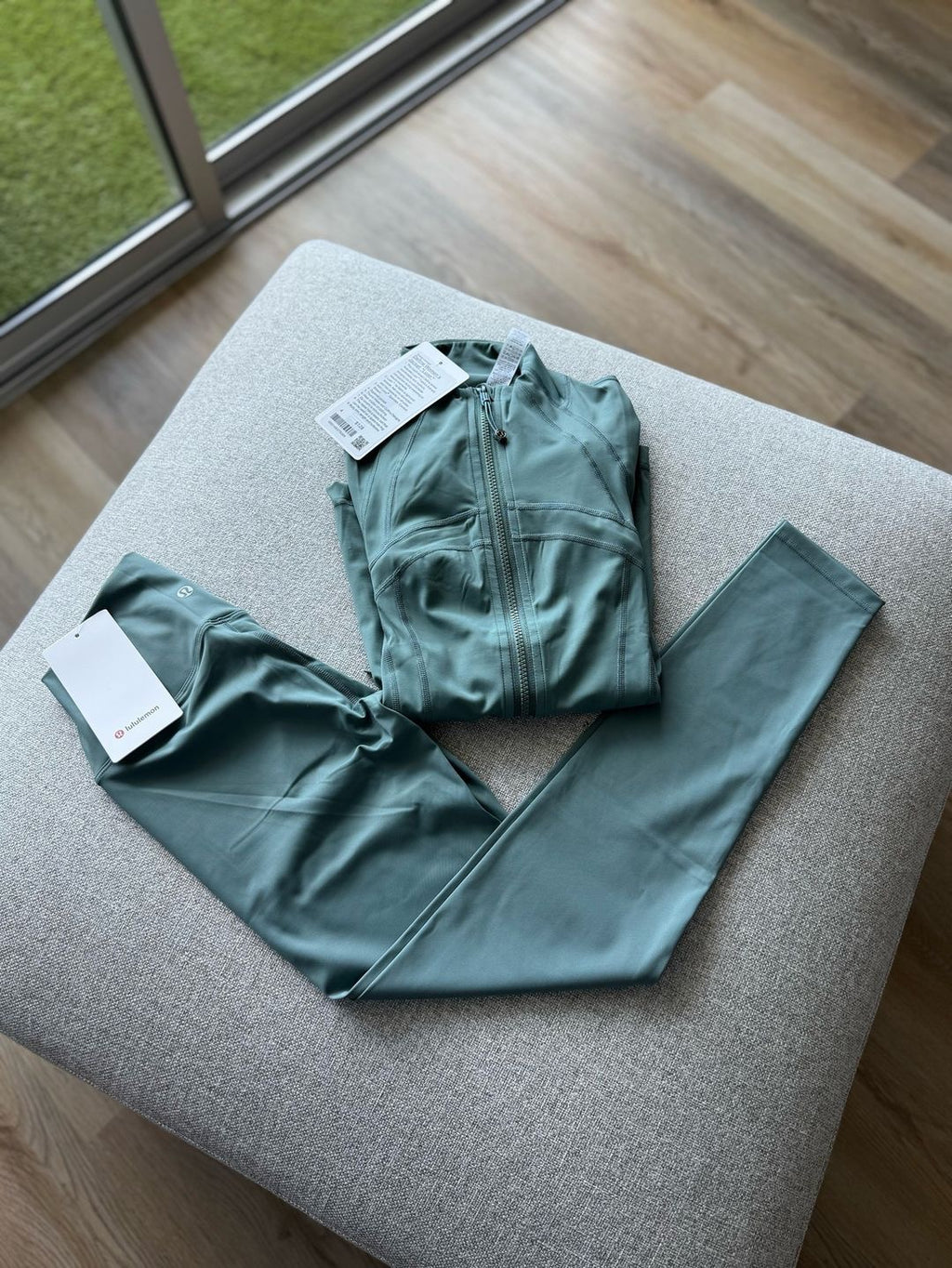 Moss Green I NWT  🏷️ I  LuLuLemon Athletica Define Women’s 2-Piece Set